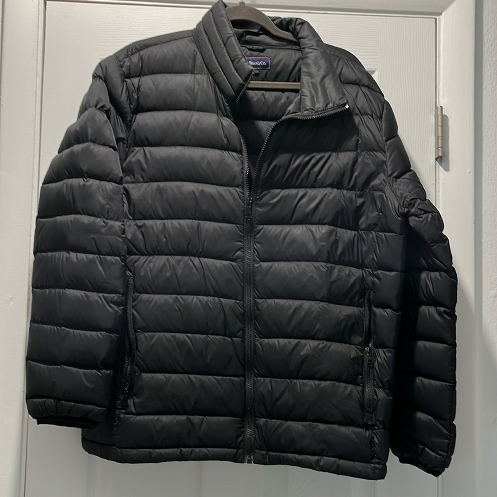 NWOT-GH Bass and Compqny, large black men’s lightweight puffer jacket